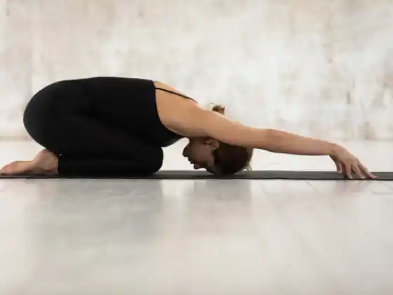 Rutin Yoga Restoratif: 20 Menit